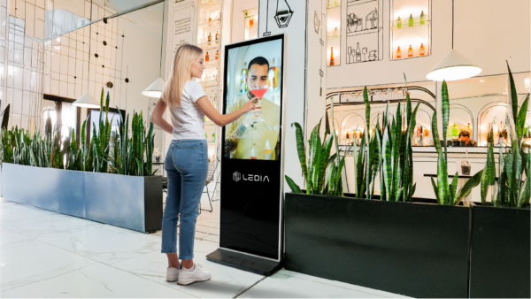 TÓTEMS LCD INTERACTIVOS (TOUCH) - Imagen 3